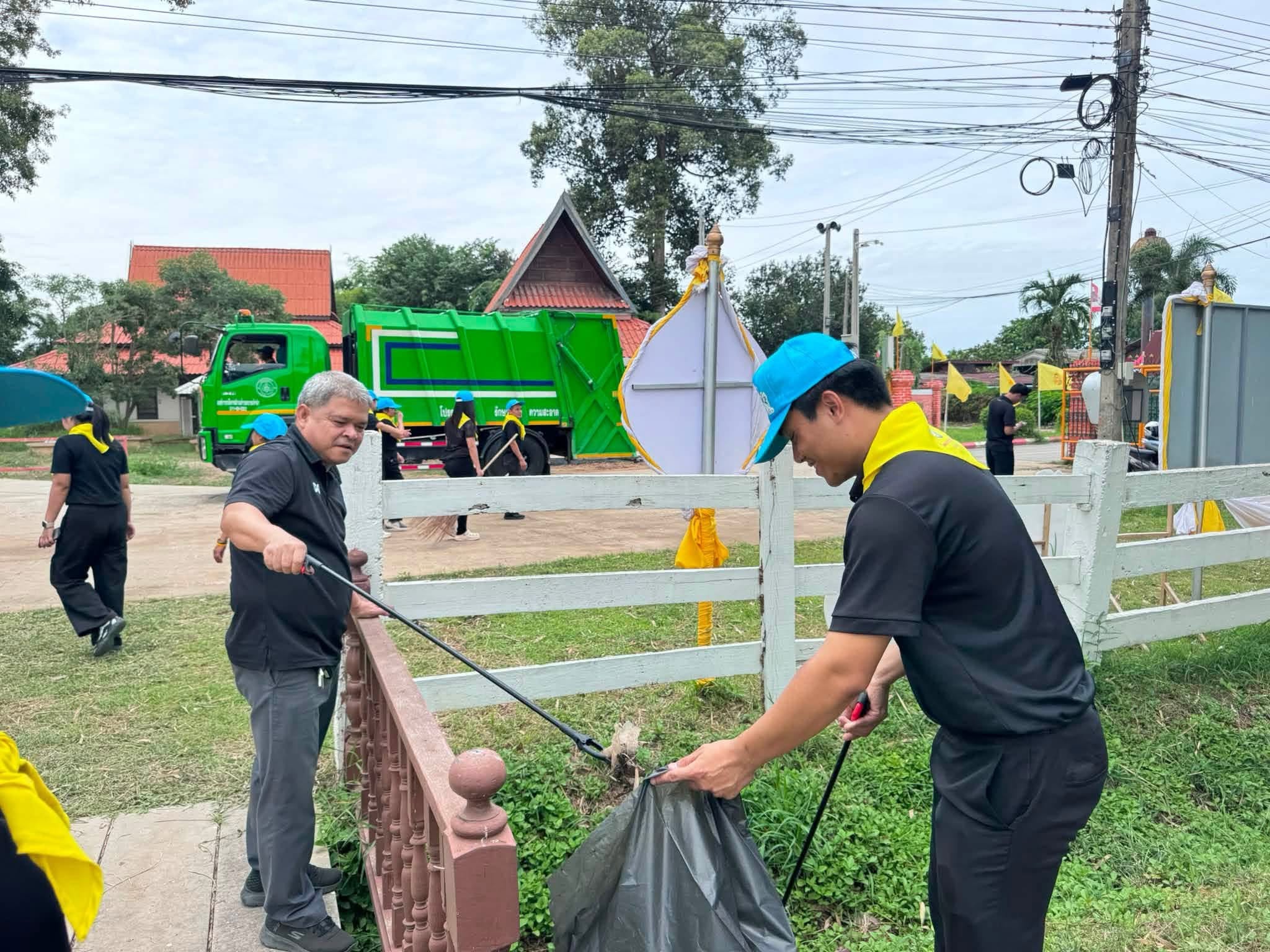 title - ส.ป.ก.อ่างทอง ร่วมกิจกรรมจิตอาสาบำเพ็ญสาธารณประโยชน์และบำเพ็ญสาธารณกุศล เฉลิมพระเกียรติ พระบาทสมเด็จพระเจ้าอยู่หัว เนื่องในโอกาสวันเฉลิมพระชนมพรรษา 28 กรกฎาคม 2569